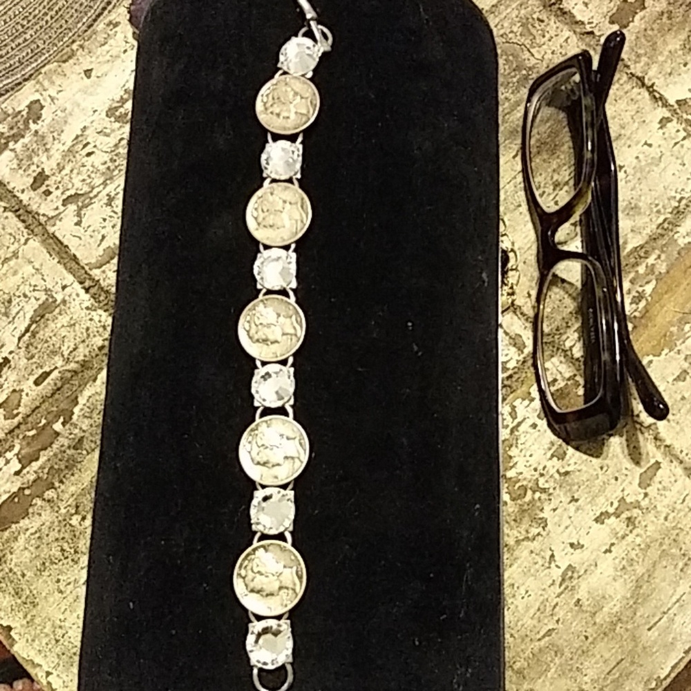 Jewelry - Picture 3 of 3